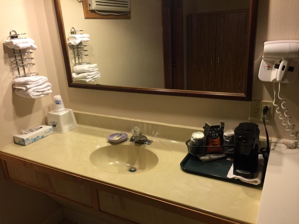 Americas Best Value Inn & Suites Macon At Sunset Dr Extérieur photo