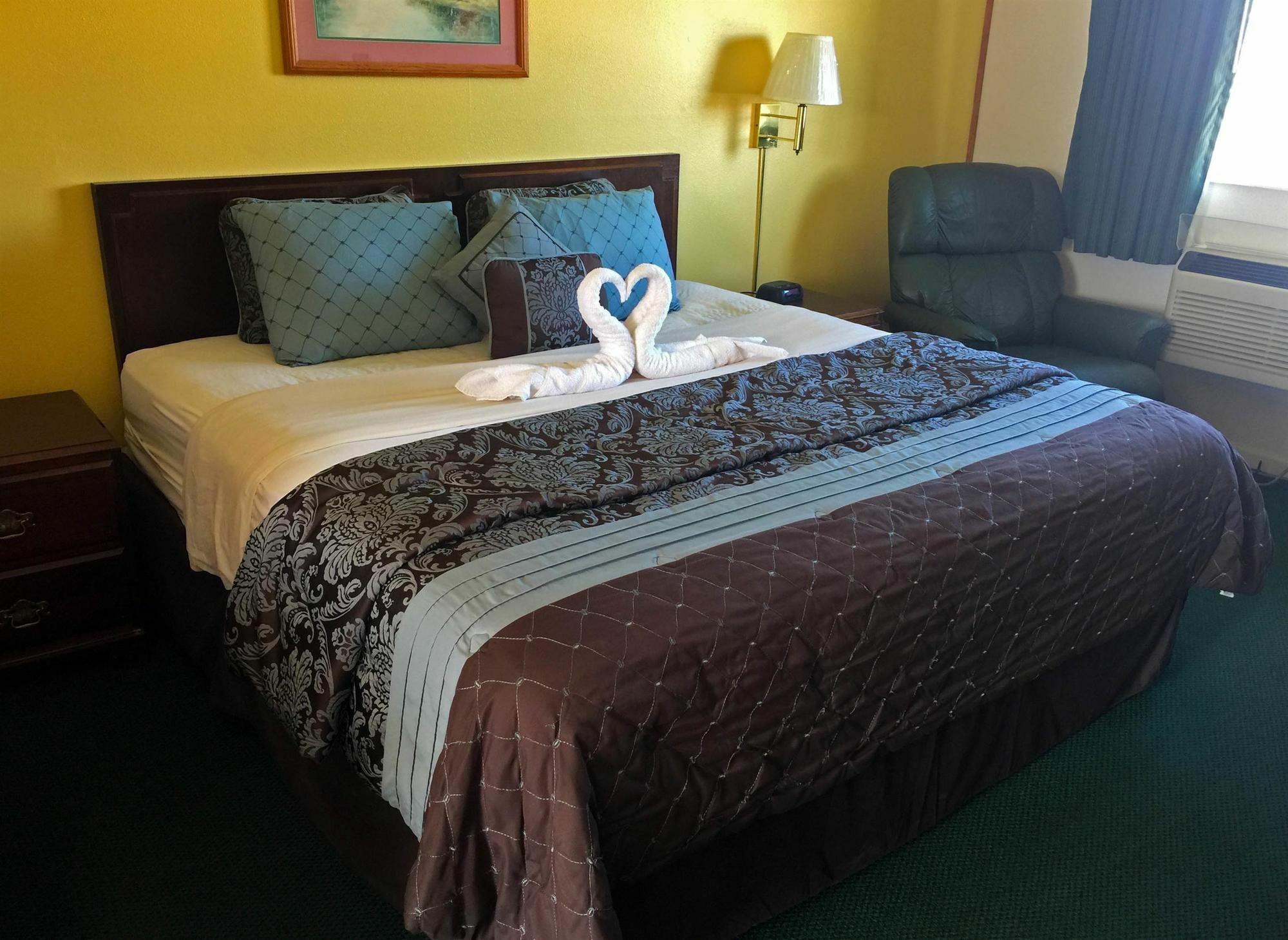 Americas Best Value Inn & Suites Macon At Sunset Dr Extérieur photo